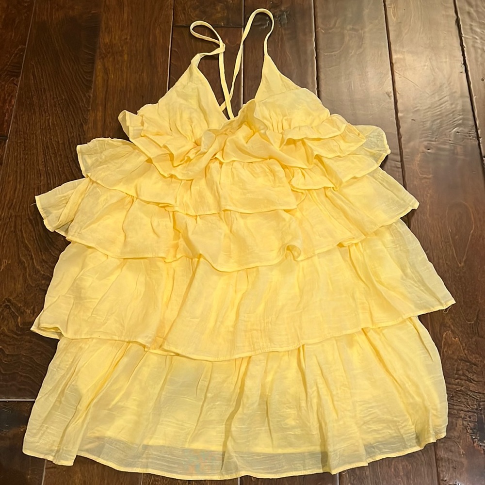 crossed back yellow tiered dress, size large